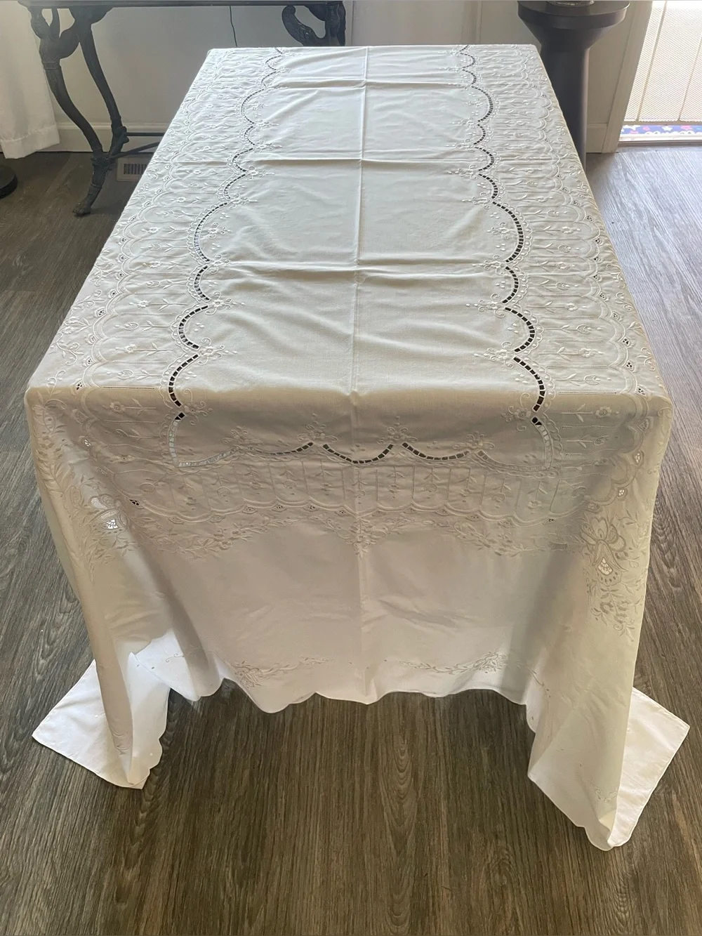 Vintage 1940’s Madeira Tablecloth Linen Hand Embroidered White Flawless 108x72